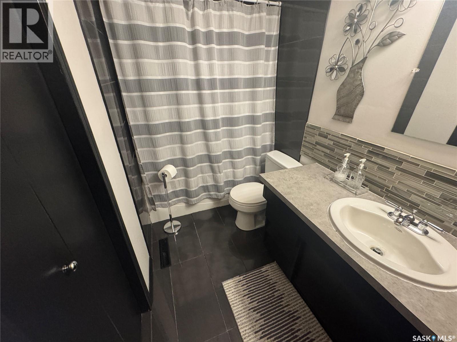 101 Doepker Avenue, Annaheim, SK - Indoor Photo Showing Bathroom