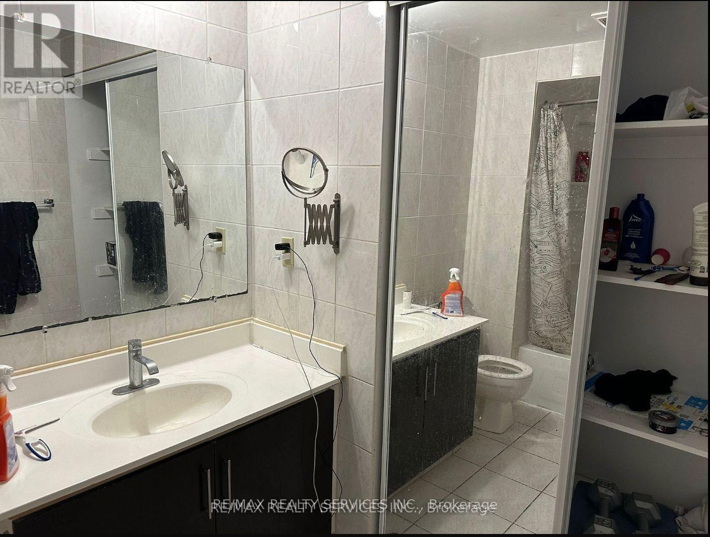 132 Cherrytree Drive, Brampton, ON - Indoor Photo Showing Bathroom