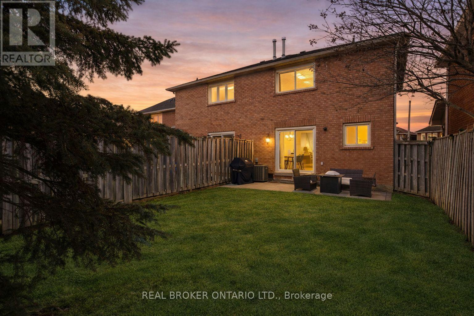 3811 Cedar Hedge Rise, Mississauga, ON - Outdoor