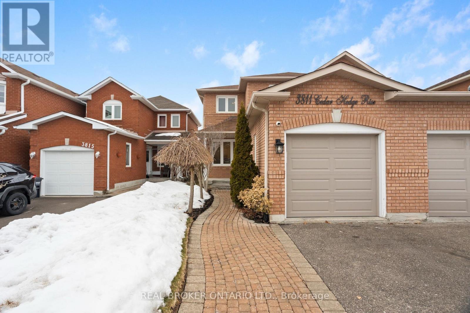 3811 Cedar Hedge Rise, Mississauga, ON - Outdoor