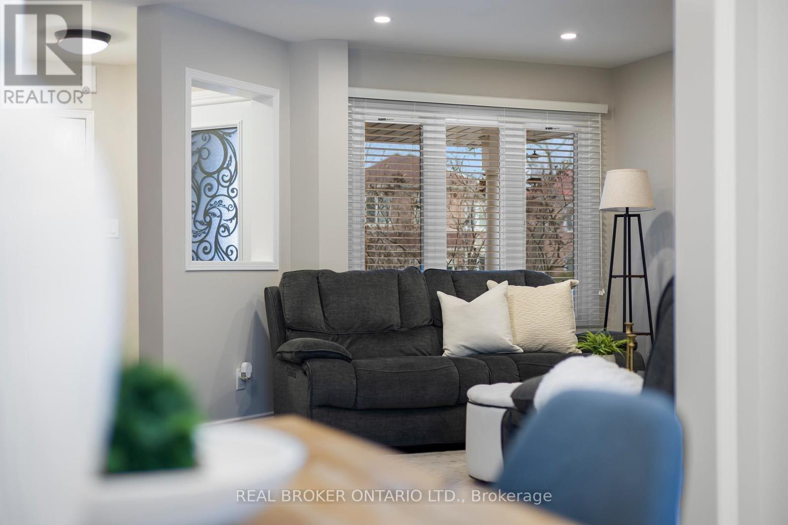 3811 Cedar Hedge Rise, Mississauga, ON - Indoor