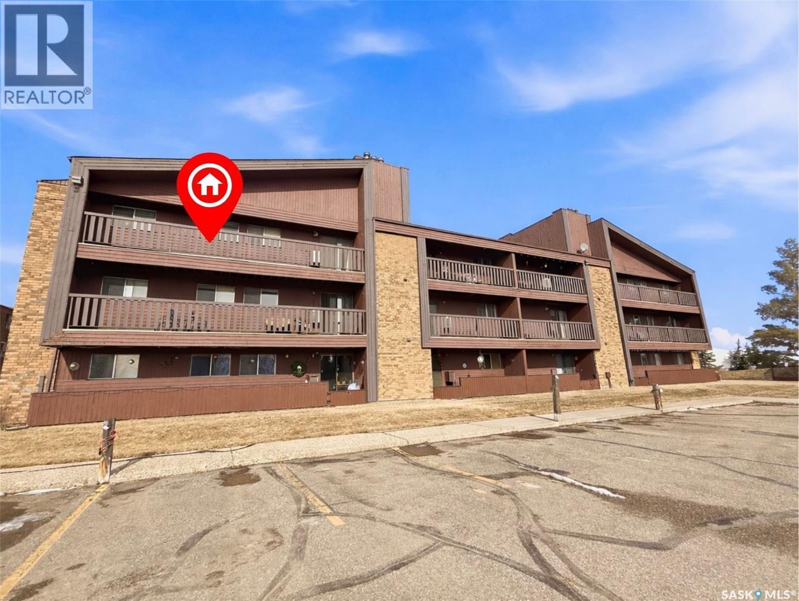 301 1110 9Th Avenue Ne, Swift Current, SK - Outdoor