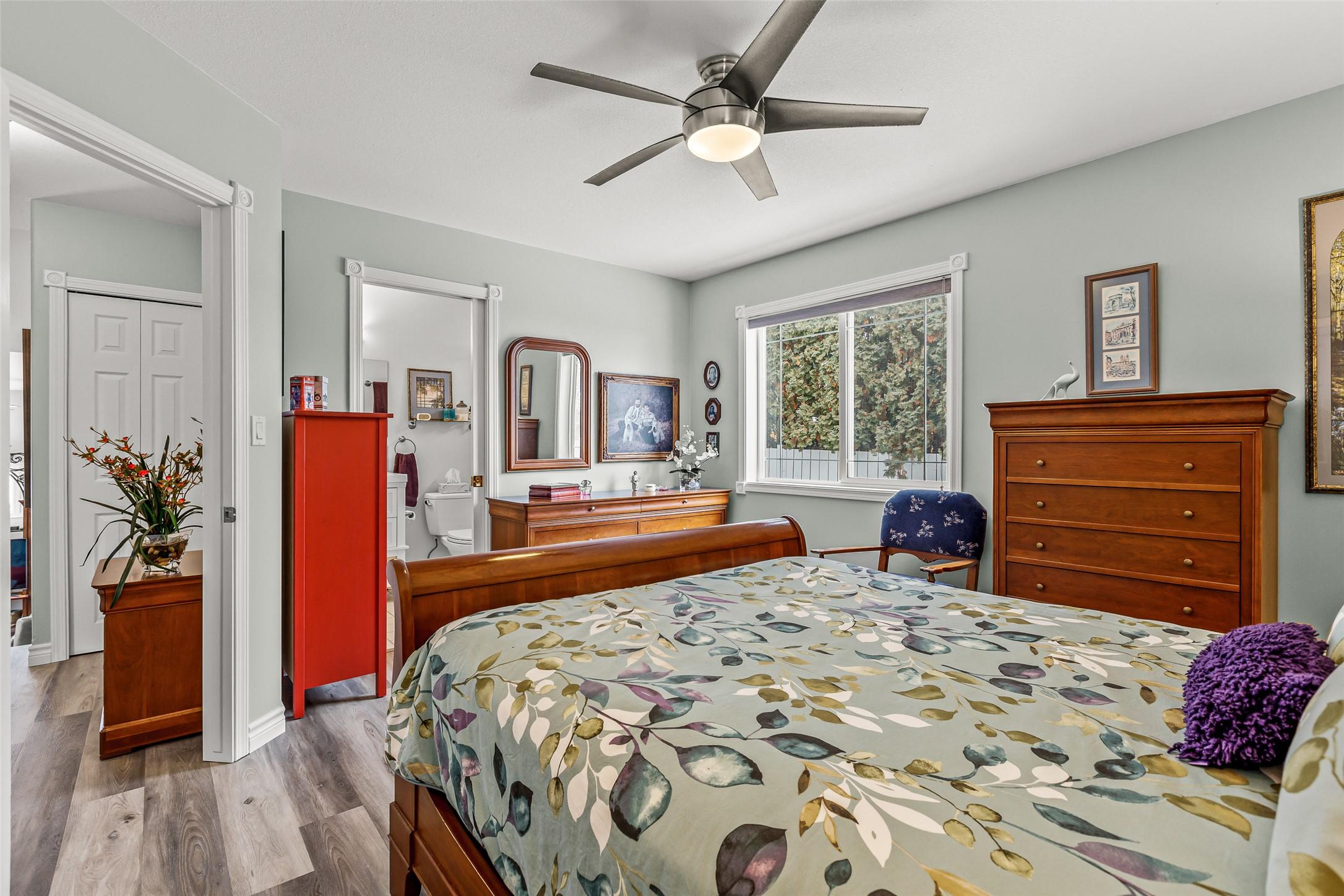 C-515 20Th Avenue, Creston, BC - Indoor Photo Showing Bedroom