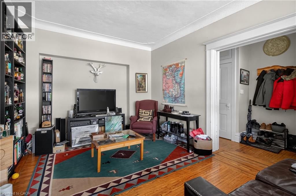 147 Homewood Avenue, Hamilton, ON - Indoor