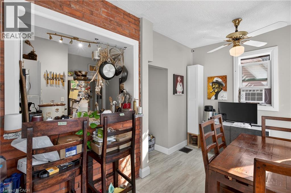 147 Homewood Avenue, Hamilton, ON - Indoor Photo Showing Dining Room