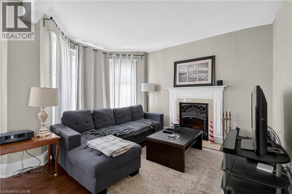 147 Homewood Avenue, Hamilton, ON - Indoor Photo Showing Living Room With Fireplace