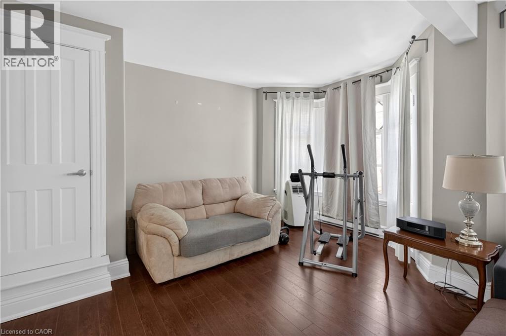 147 Homewood Avenue, Hamilton, ON - Indoor