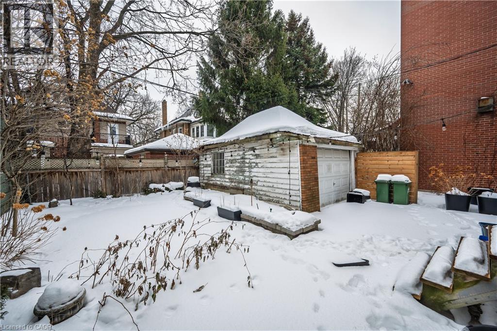 77 Proctor Boulevard, Hamilton, ON - Outdoor