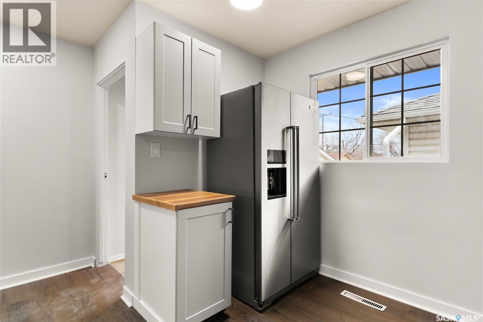 3742 Argyle Road, Regina, SK - Indoor