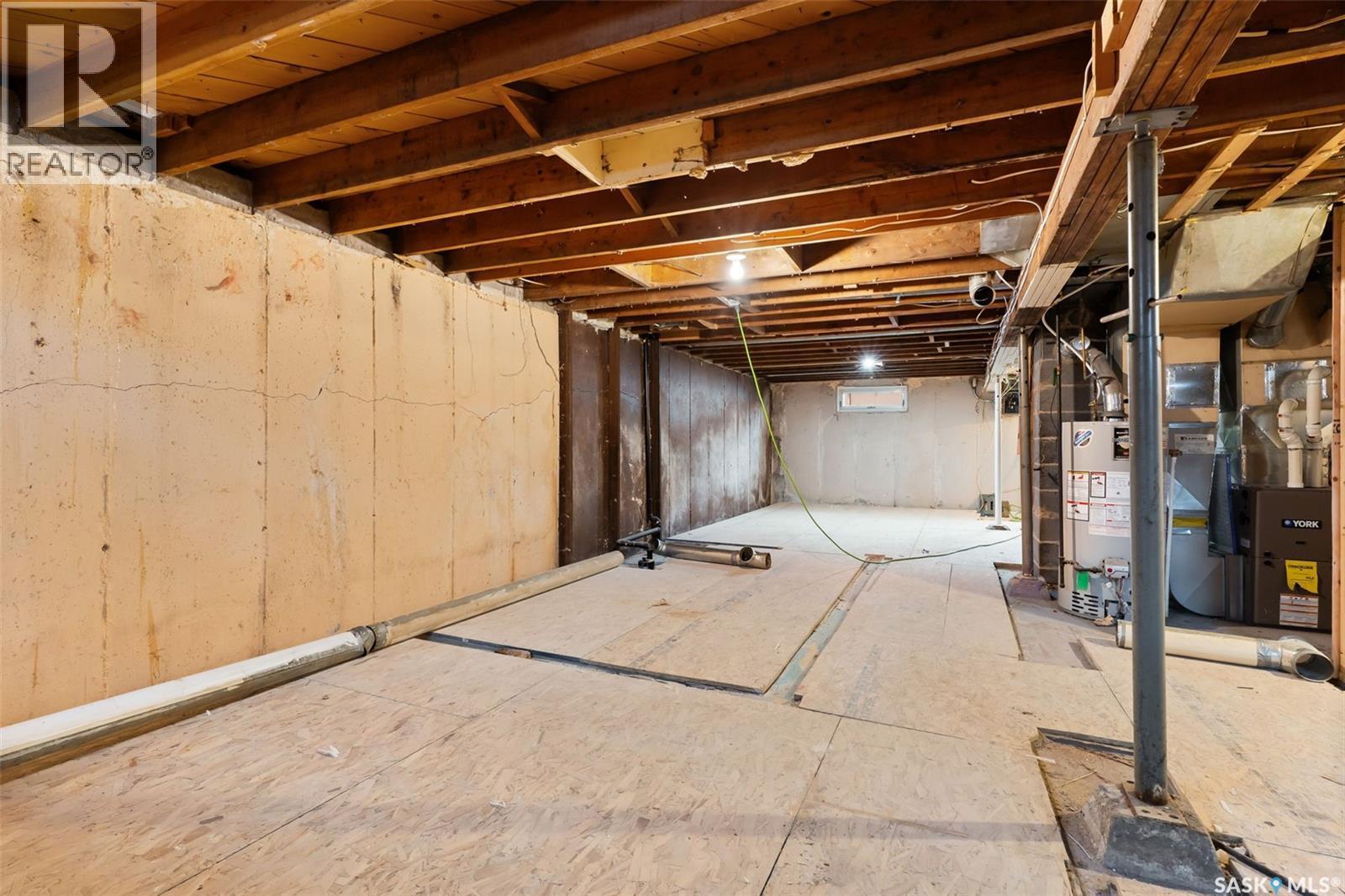 3742 Argyle Road, Regina, SK - Indoor Photo Showing Basement