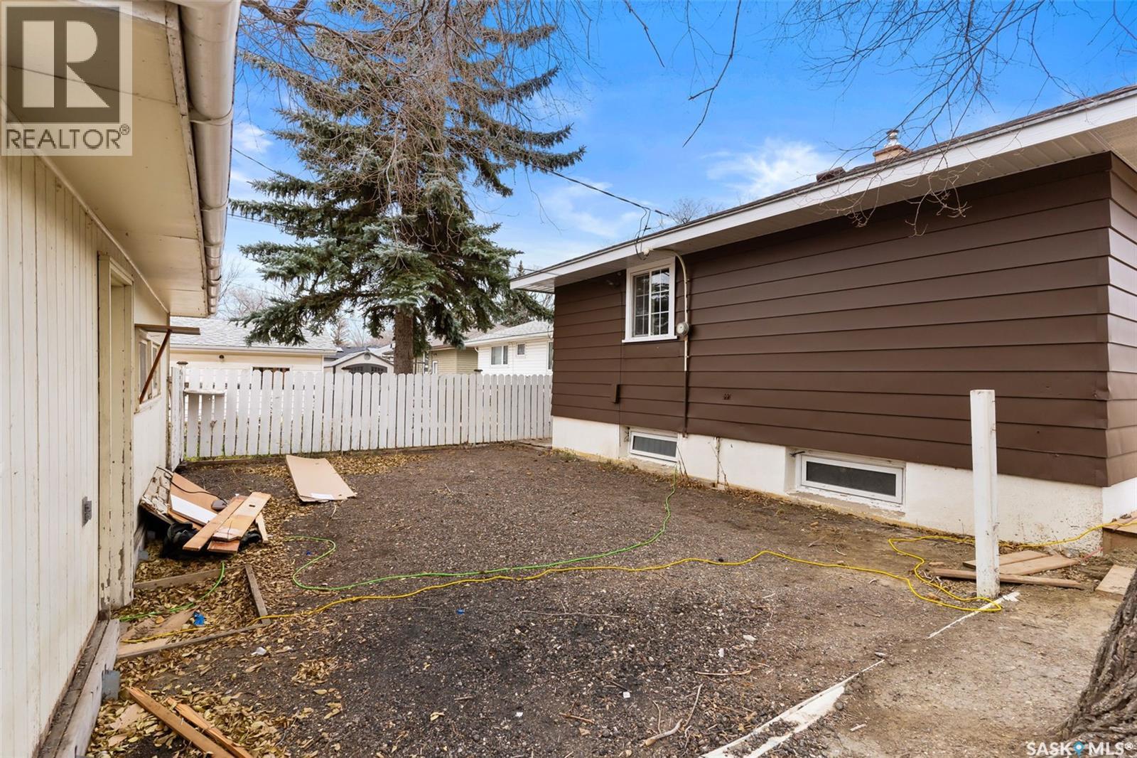 3742 Argyle Road, Regina, SK - Outdoor With Exterior