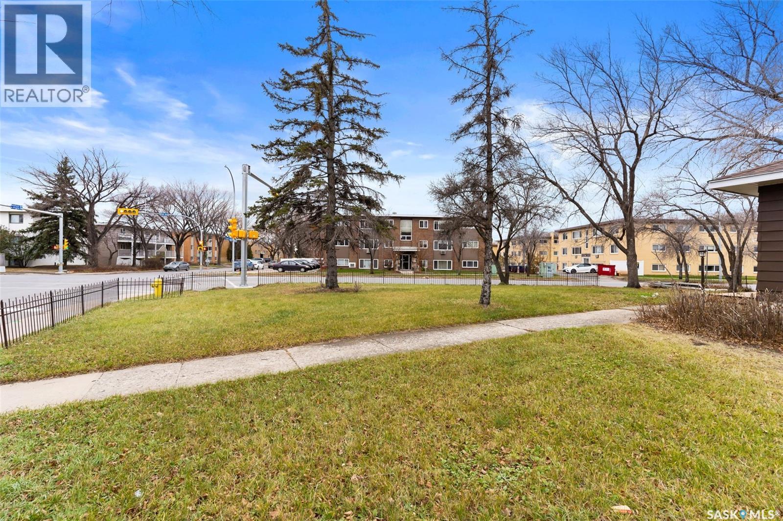 3742 Argyle Road, Regina, SK - Outdoor