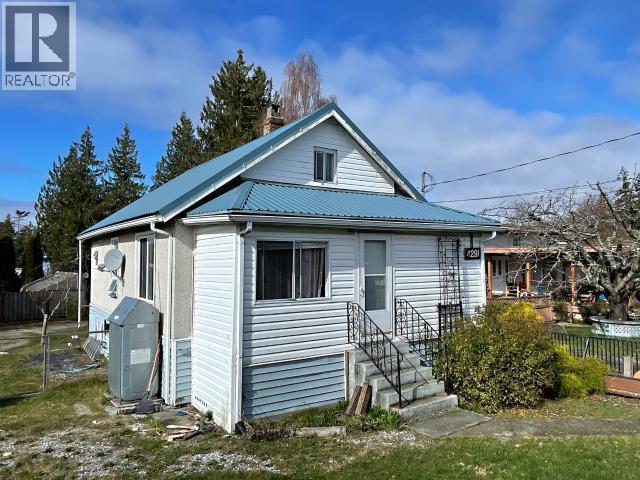 4291 Joyce Ave, Powell River, BC - Outdoor