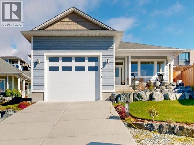 4374 Quebec Ave, Powell River, BC - Outdoor With Deck Patio Veranda With Facade