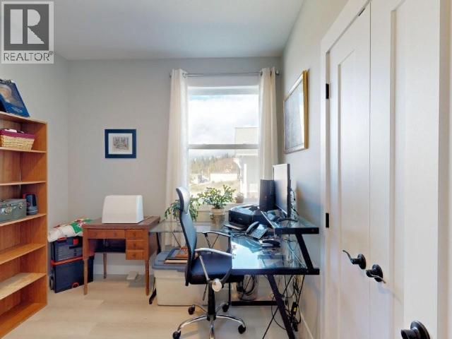 4374 Quebec Ave, Powell River, BC - Indoor Photo Showing Office