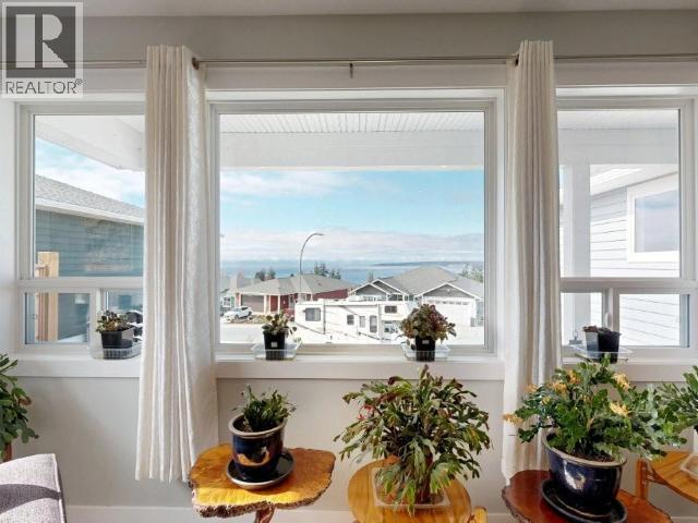 4374 Quebec Ave, Powell River, BC - Indoor