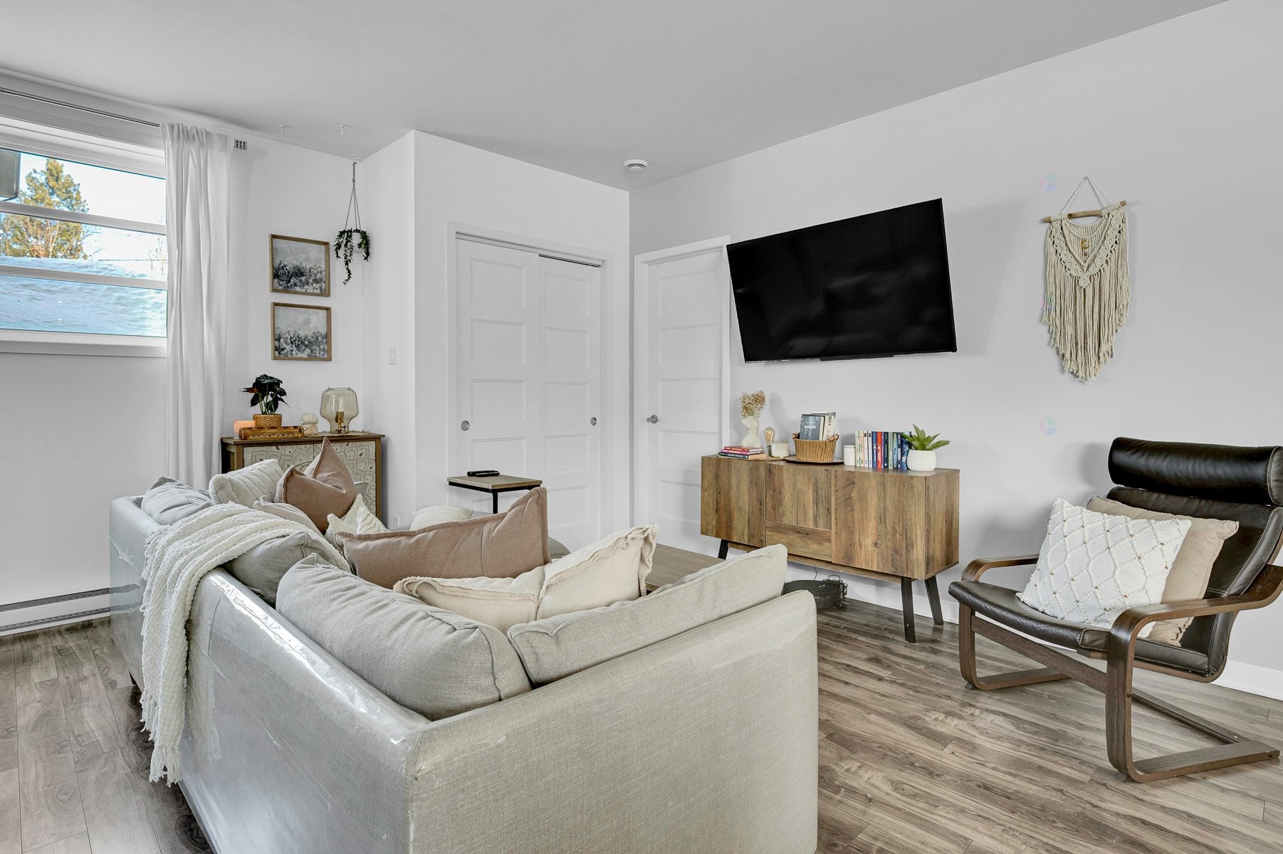 Living Room - 199 Rue Du Granit, Saint-Jérôme, QC - Indoor Photo Showing Living Room