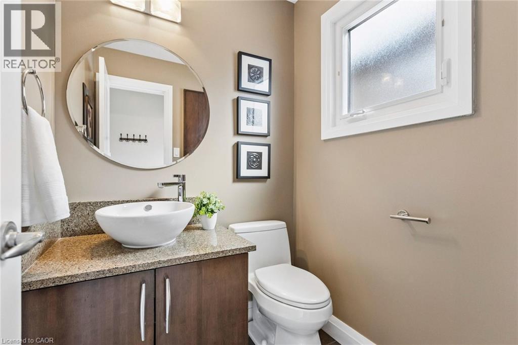 31 Cedar Crest Street, Kitchener, ON - Indoor Photo Showing Bathroom