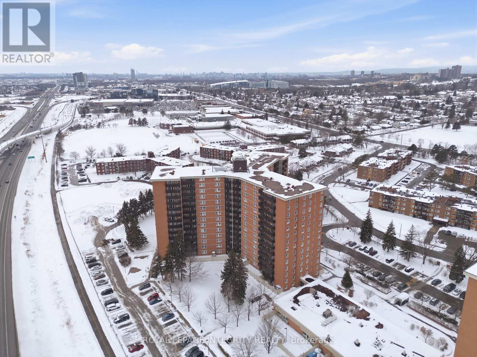 1110 - 2000 Jasmine Crescent, Ottawa, ON - Outdoor With View