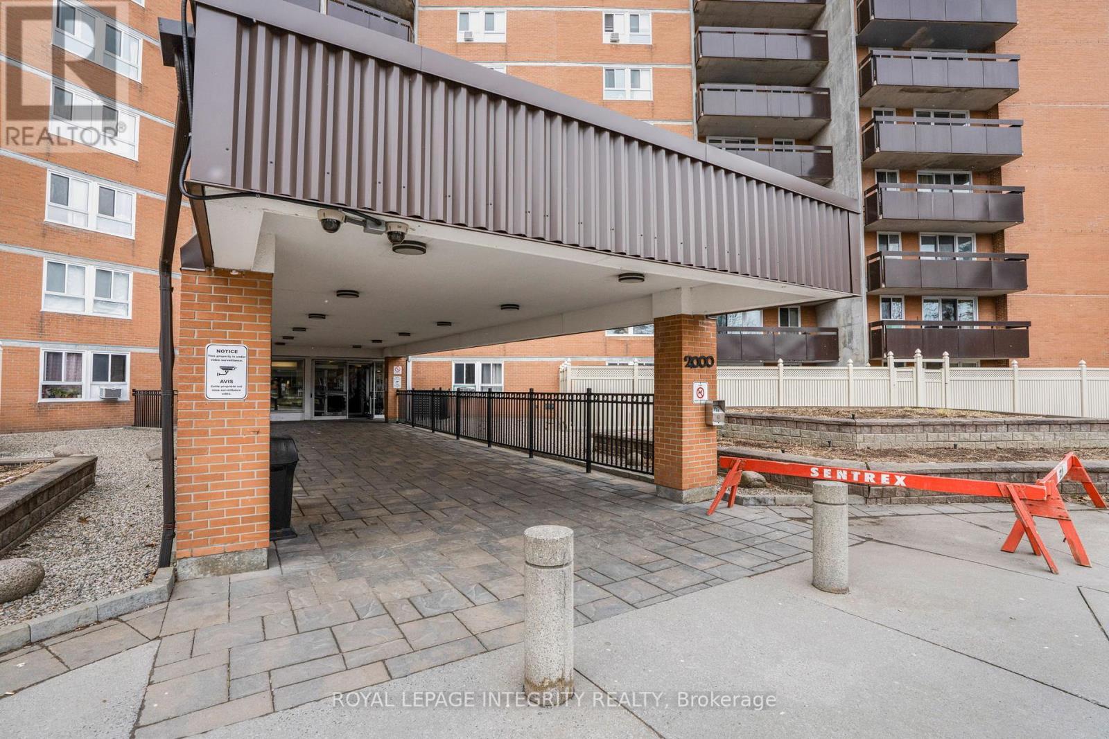 1110 - 2000 Jasmine Crescent, Ottawa, ON - Outdoor