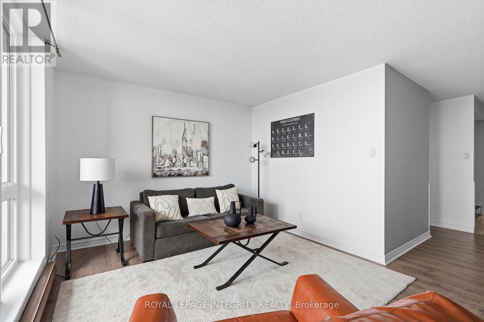 1110 - 2000 Jasmine Crescent, Ottawa, ON - Indoor Photo Showing Other Room