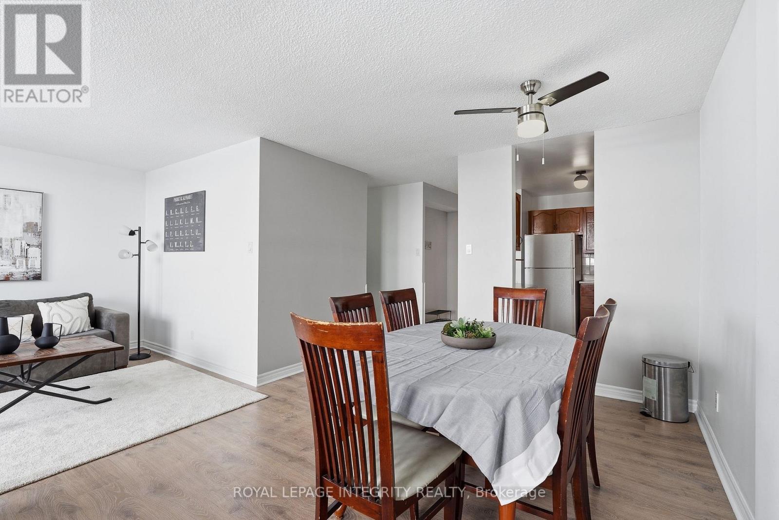 1110 - 2000 Jasmine Crescent, Ottawa, ON - Indoor Photo Showing Dining Room