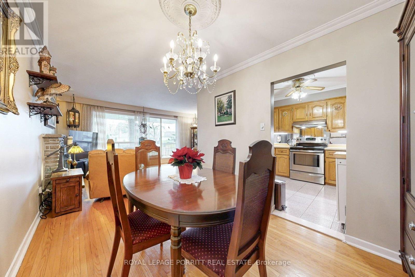 1435 Strathy Avenue, Mississauga, ON - Indoor Photo Showing Dining Room