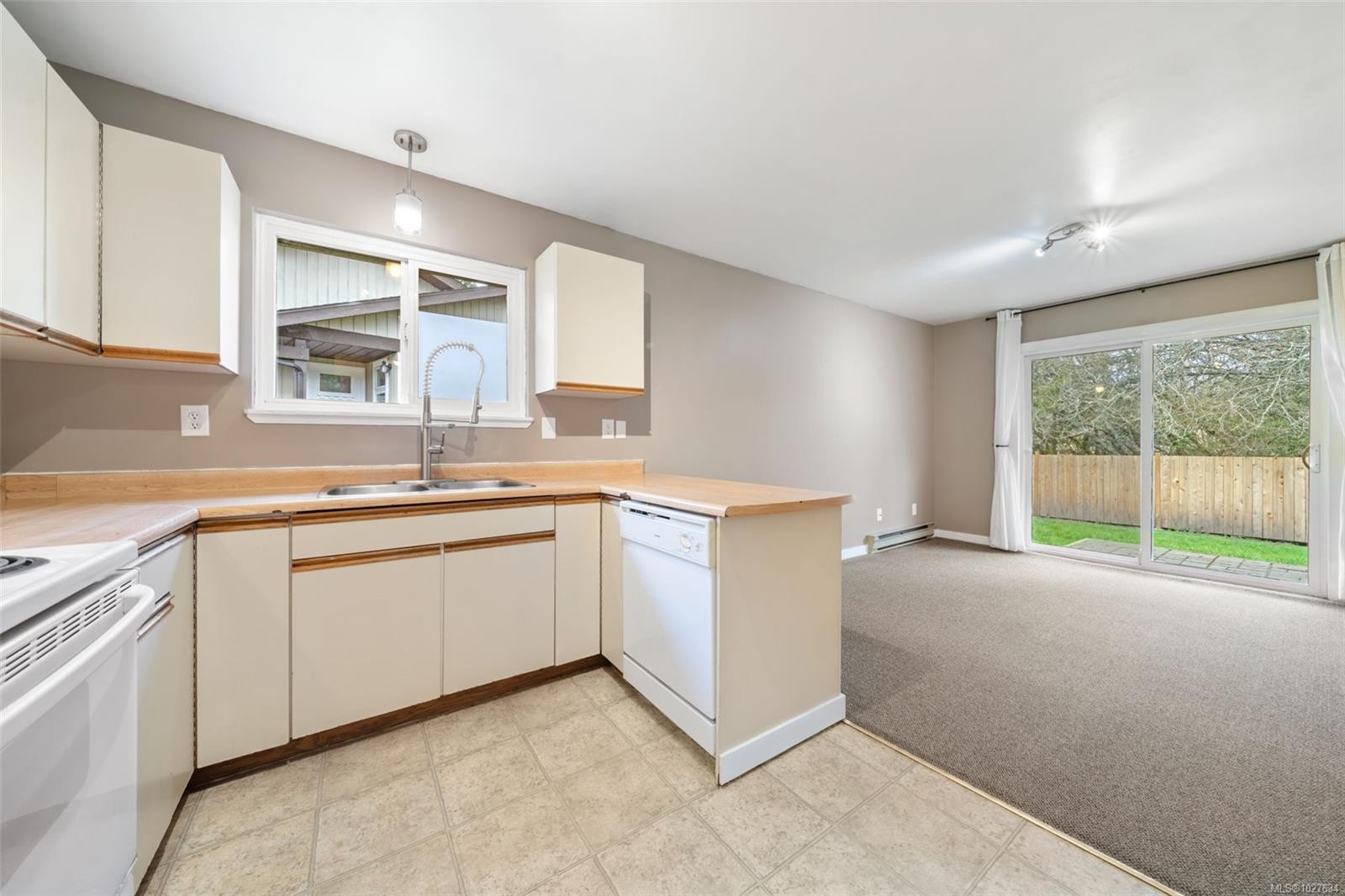 772 Mapleton Pl, Saanich, BC