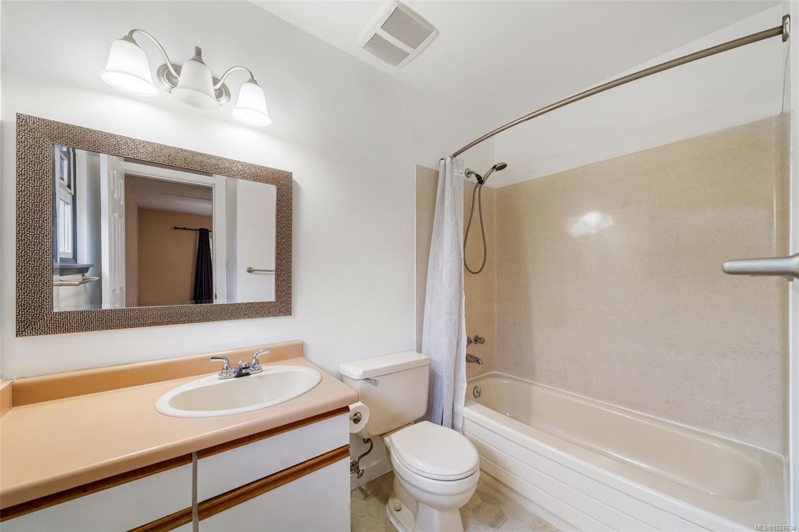 772 Mapleton Pl, Saanich, BC