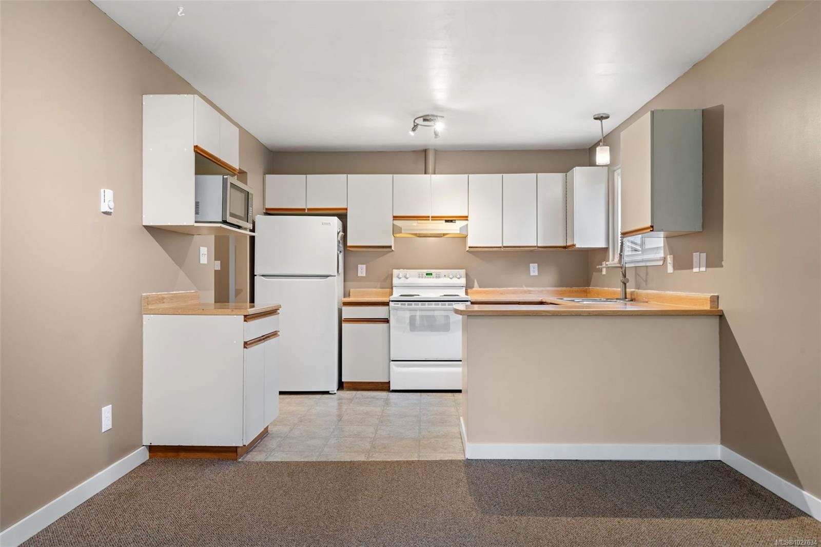 772 Mapleton Pl, Saanich, BC