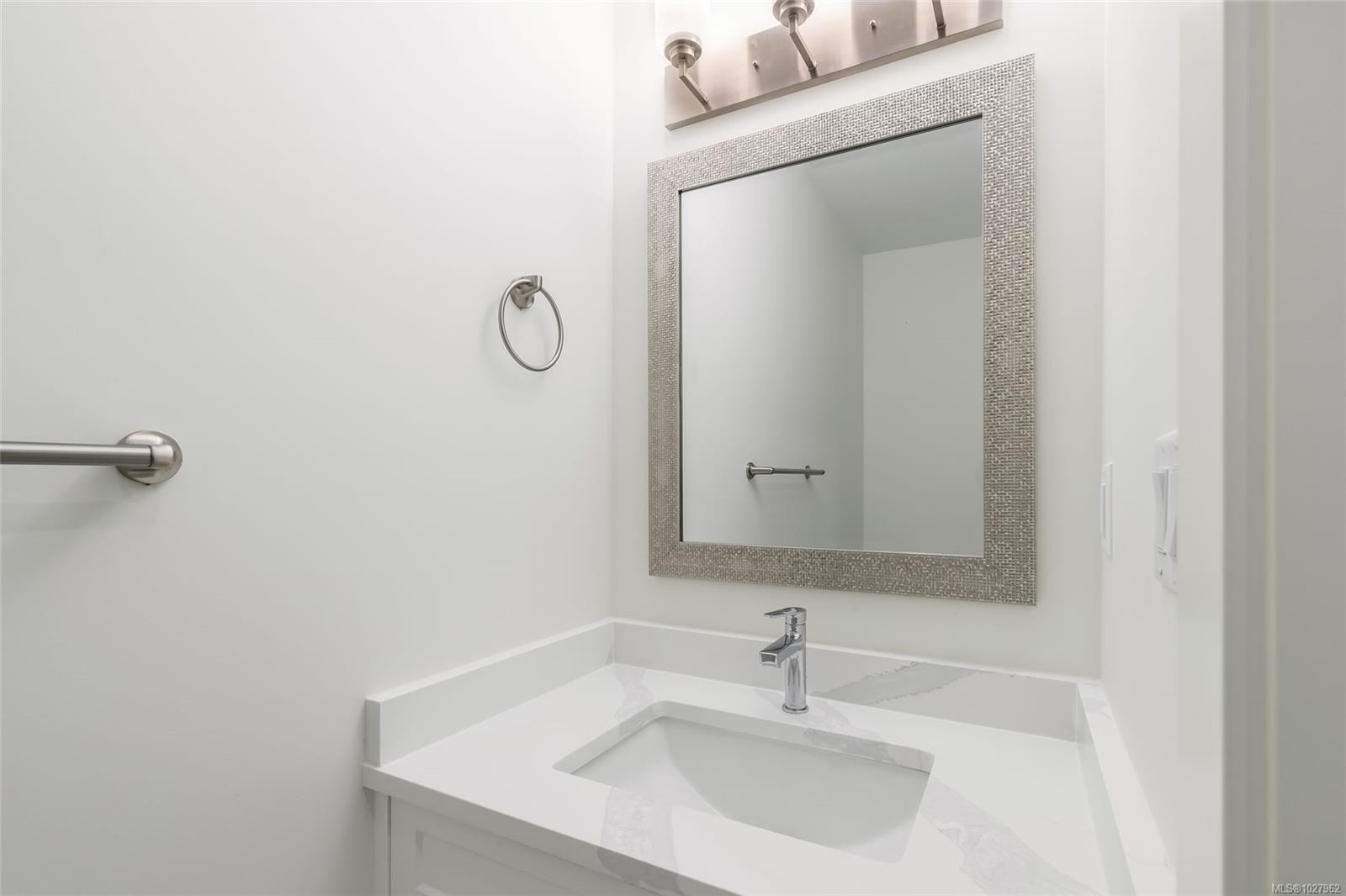 6266 Old Mill Rd, Duncan, BC - Indoor Photo Showing Bathroom