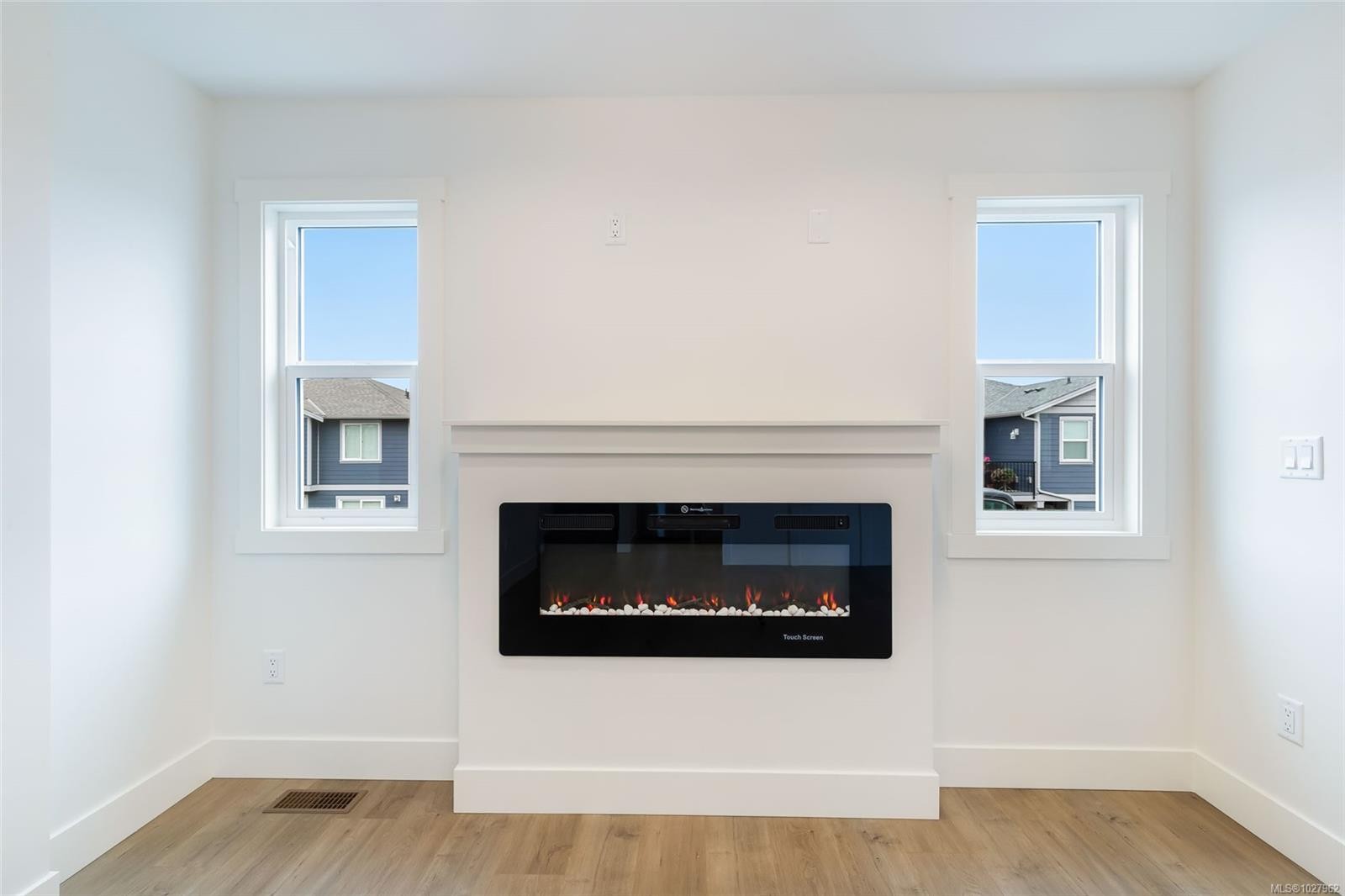 6266 Old Mill Rd, Duncan, BC - Indoor Photo Showing Living Room With Fireplace