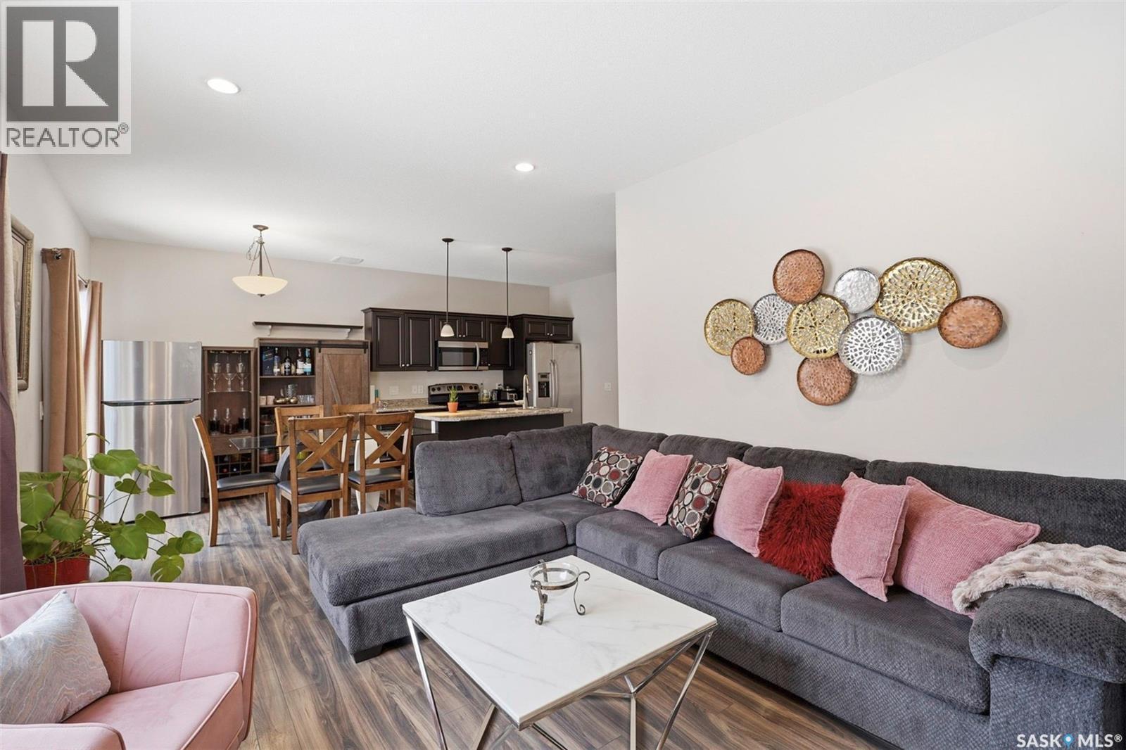 722 150 Langlois Way, Saskatoon, SK - Indoor Photo Showing Living Room