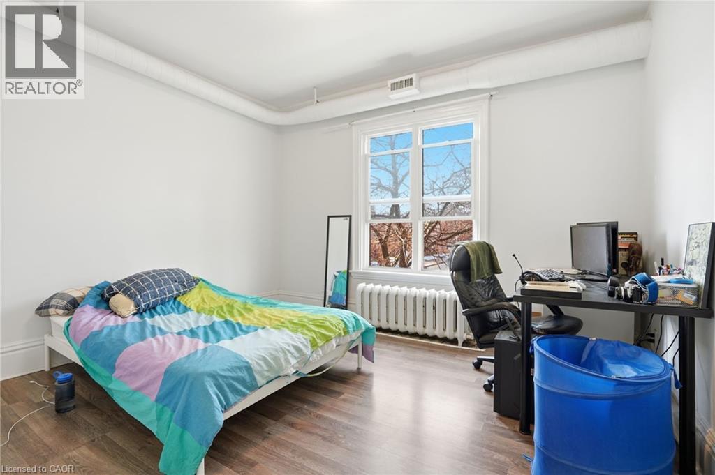 2nd floor - Unit 2 - 147 Emerald Street S, Hamilton, ON - Indoor Photo Showing Bedroom