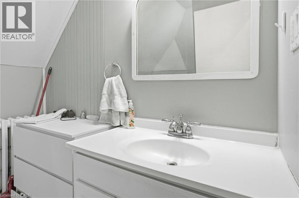 top floor - unit 3 - 147 Emerald Street S, Hamilton, ON - Indoor