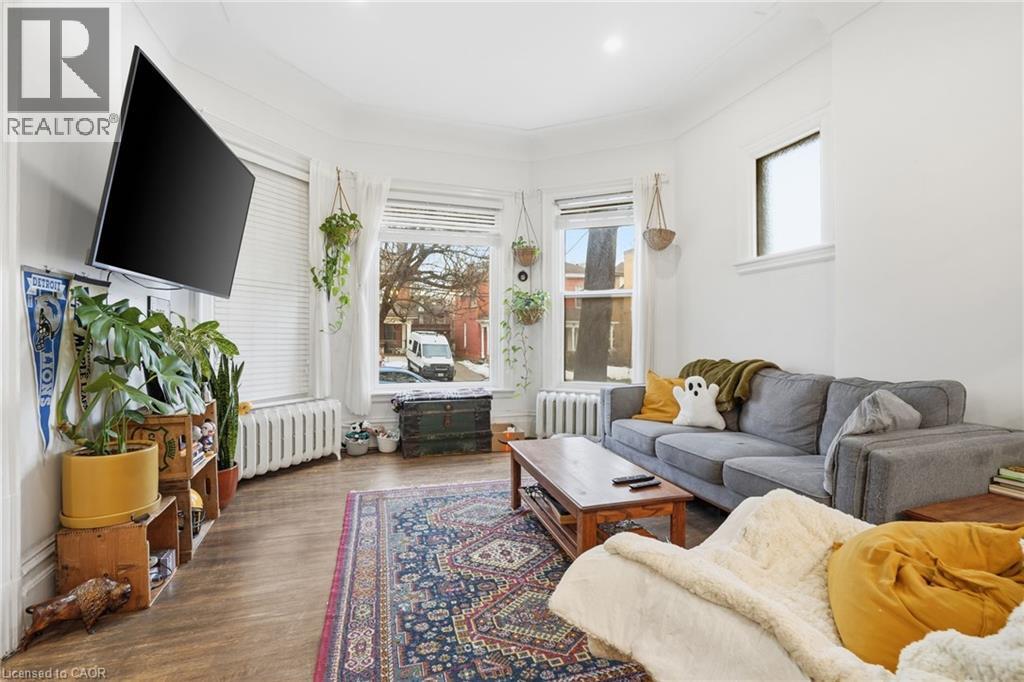 Unit 1 - Main Floor - 147 Emerald Street S, Hamilton, ON - Indoor Photo Showing Living Room