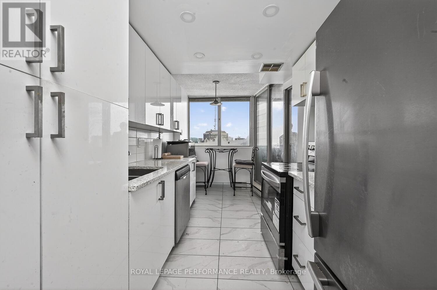 Kitchen - 2502 - 530 Laurier Avenue W, Ottawa, ON - Indoor Photo Showing Kitchen
