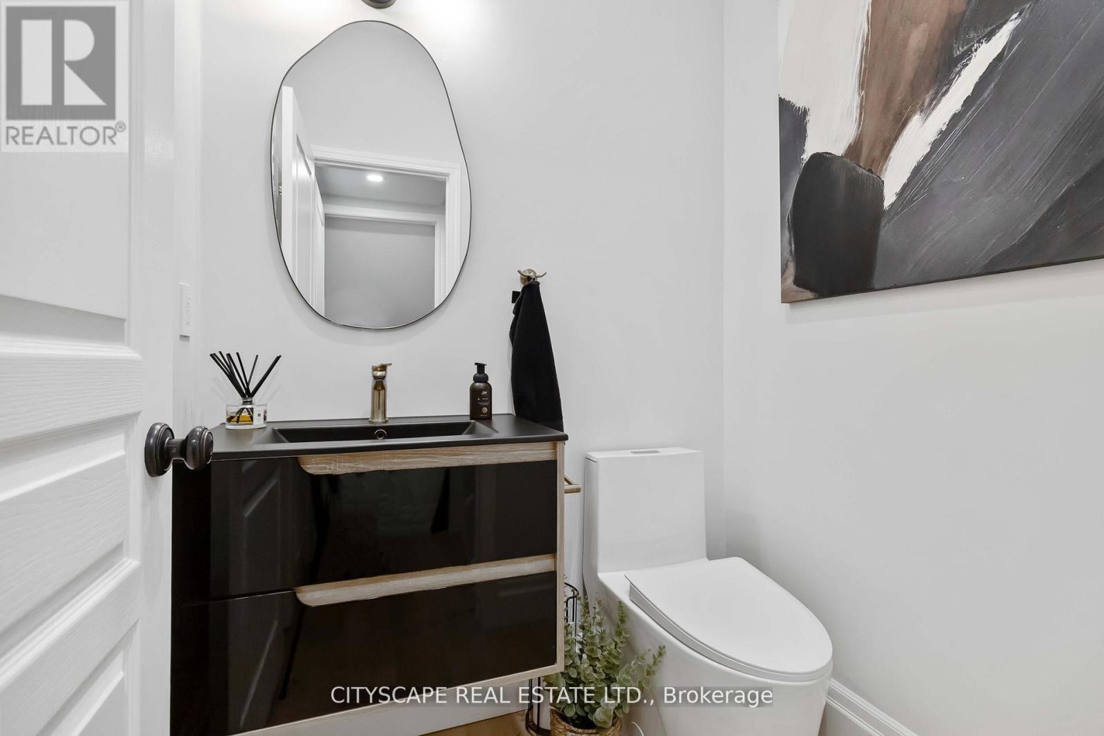 4269 Vivaldi Road, Burlington, ON - Indoor Photo Showing Bathroom