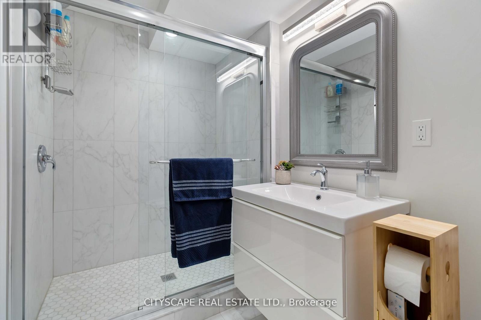 4269 Vivaldi Road, Burlington, ON - Indoor Photo Showing Bathroom