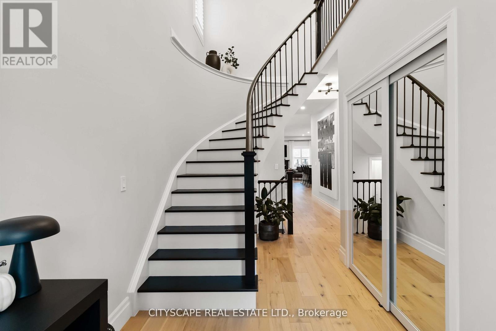 4269 Vivaldi Road, Burlington, ON - Indoor Photo Showing Other Room