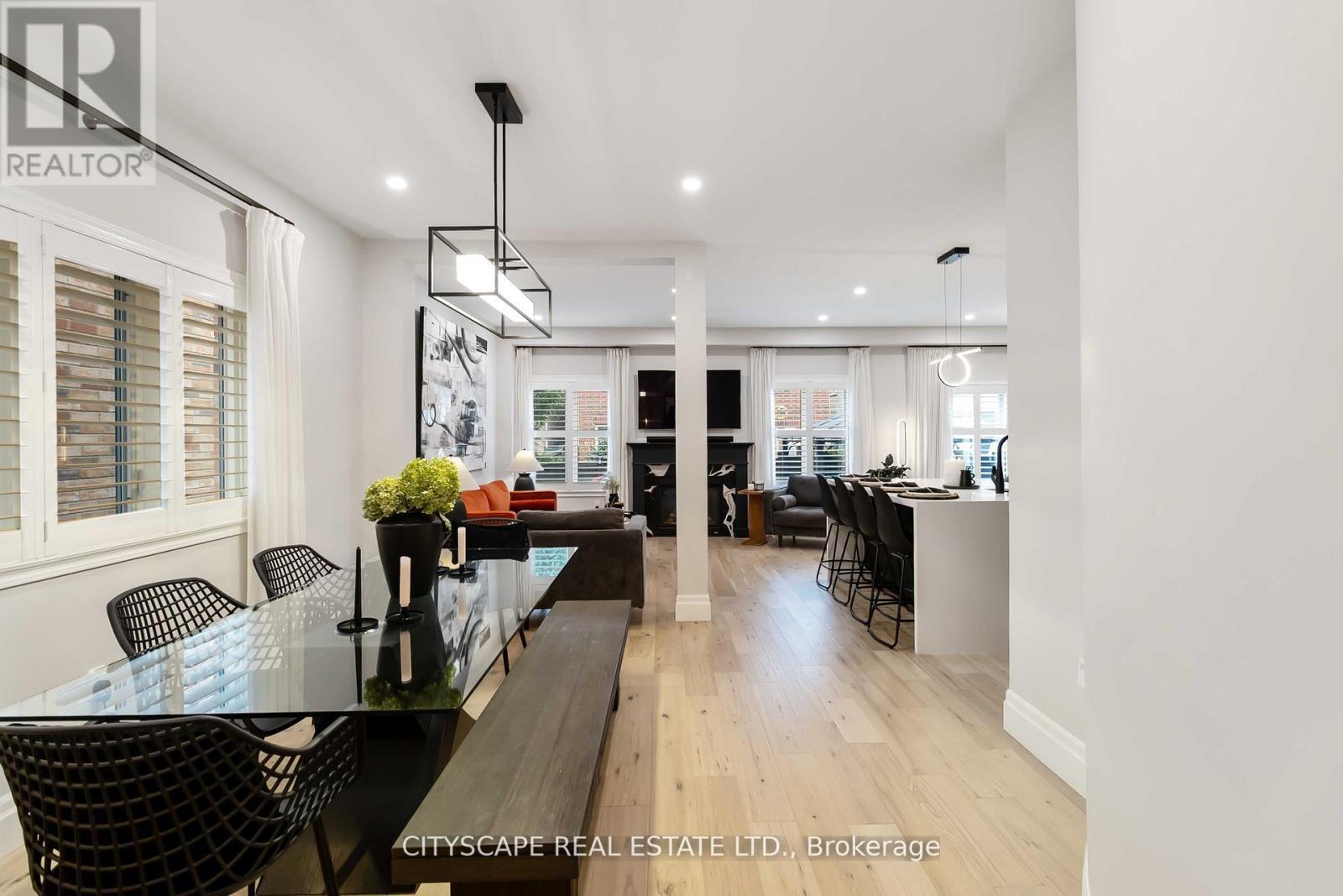 4269 Vivaldi Road, Burlington, ON - Indoor Photo Showing Dining Room