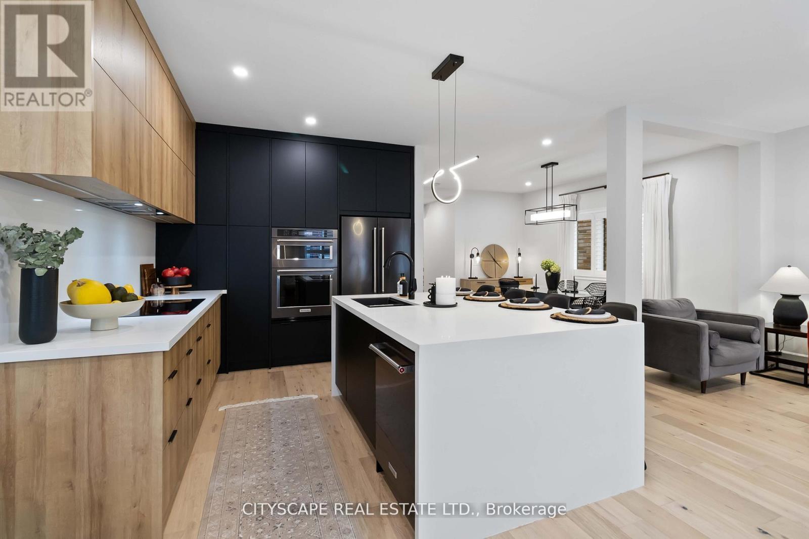 4269 Vivaldi Road, Burlington, ON - Indoor Photo Showing Kitchen With Upgraded Kitchen