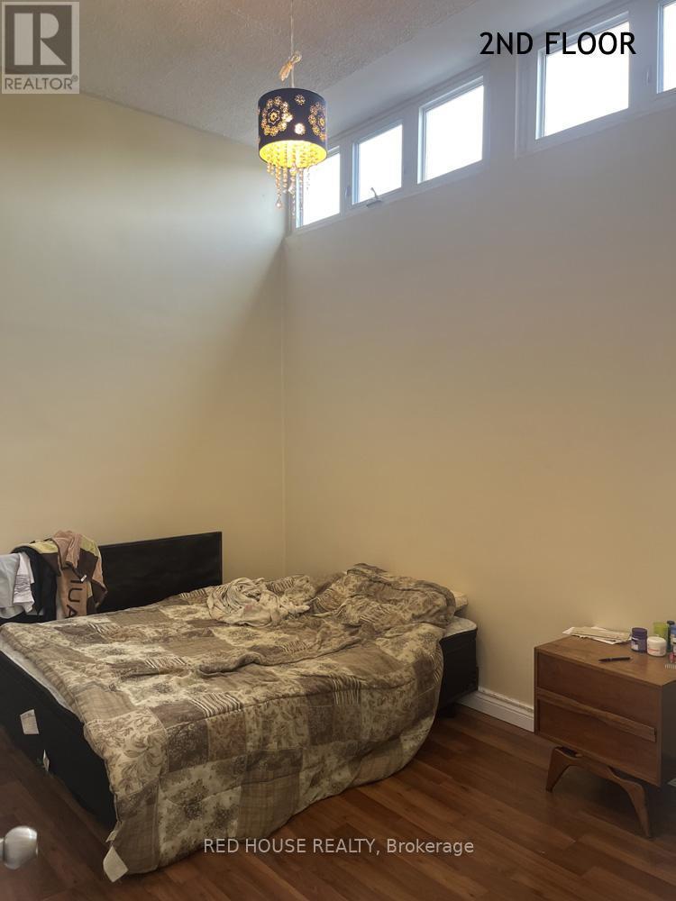 1533 O'Connor Drive, Toronto, ON
