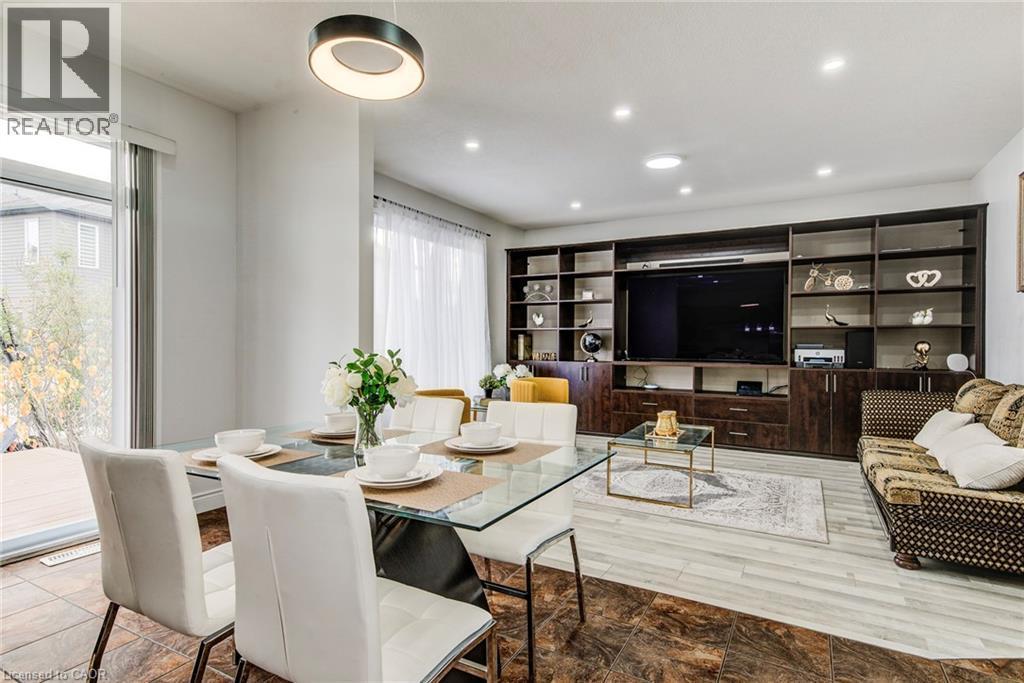 617 Thorndale Drive, Waterloo, ON - Indoor