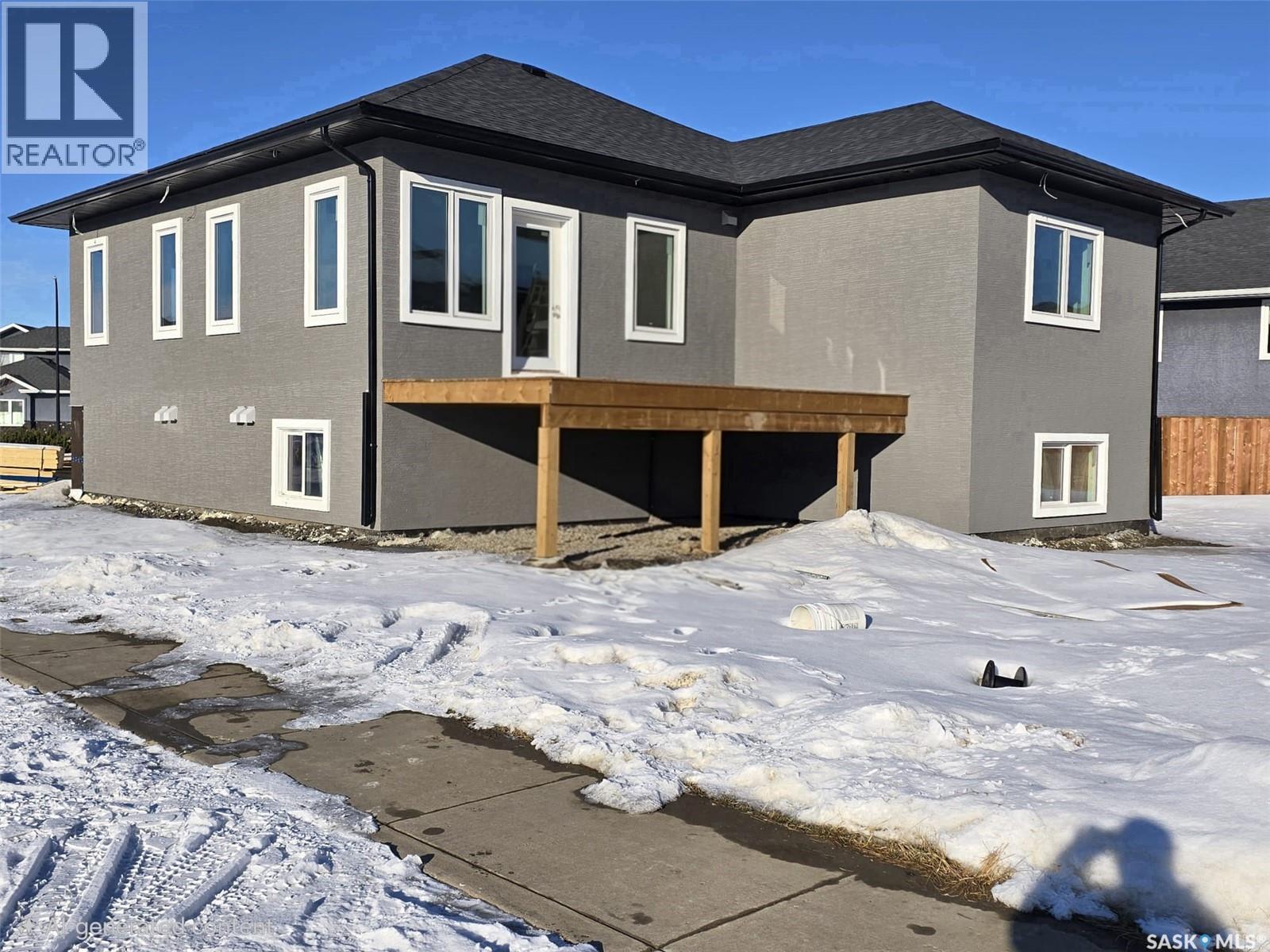 231 Lehrer Place, Saskatoon, SK - Outdoor With Exterior