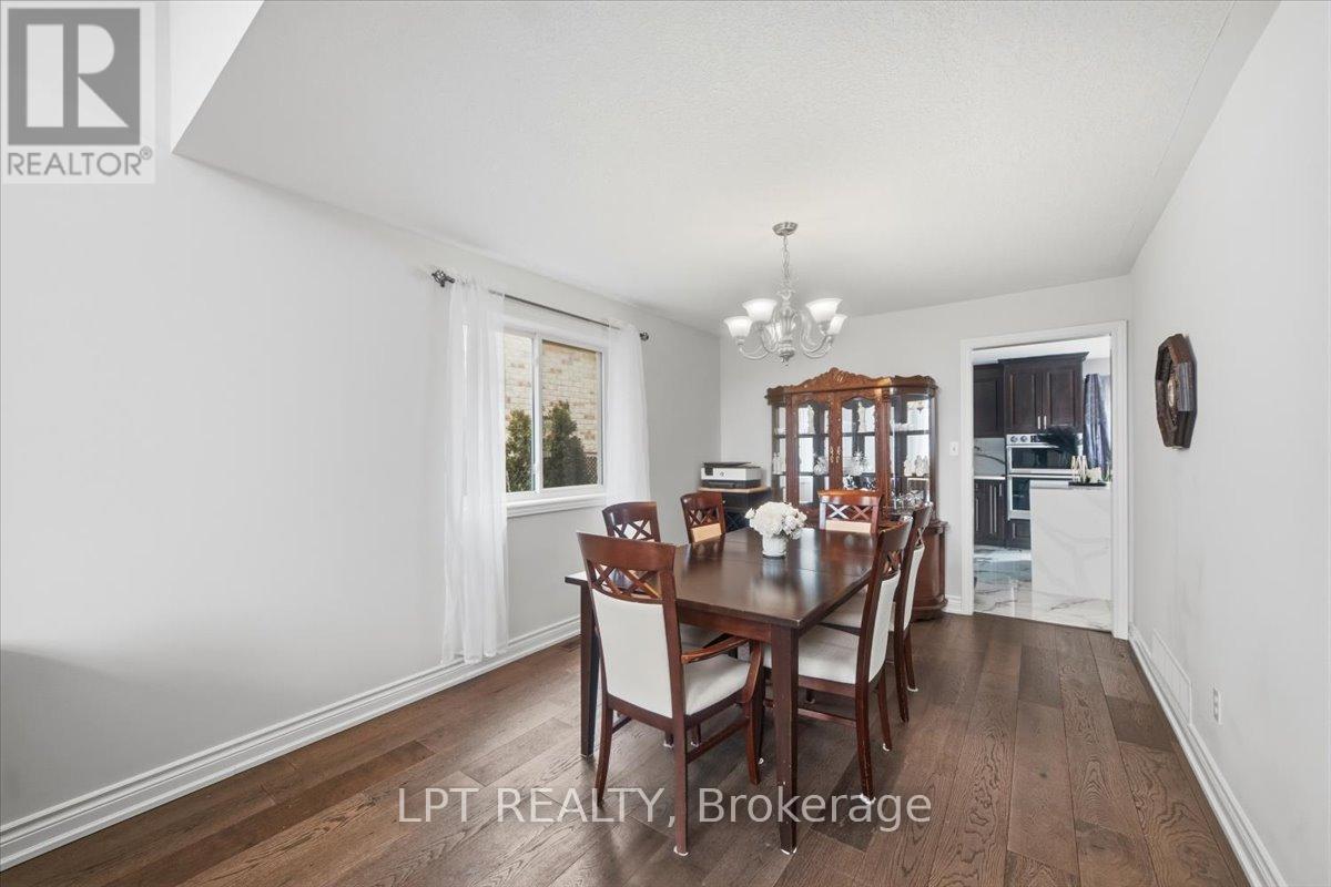 48 Nashville Circle, Hamilton, ON - Indoor Photo Showing Dining Room