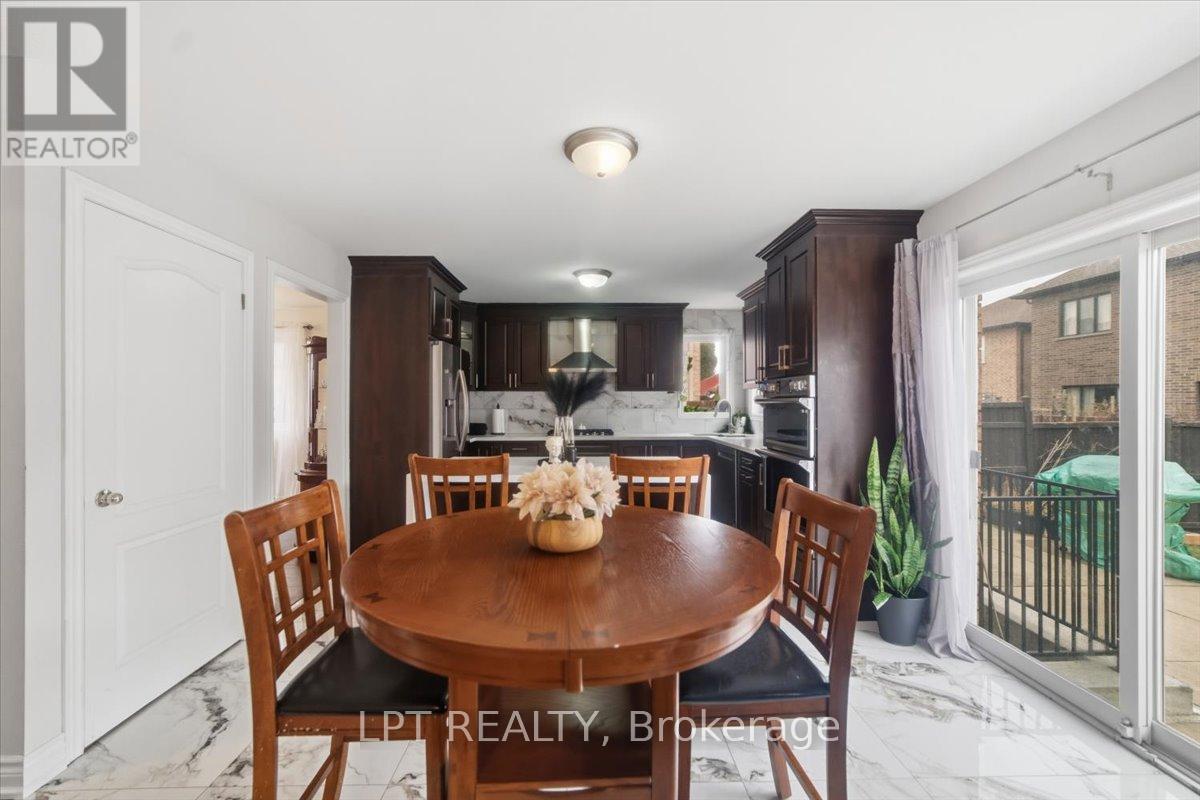 48 Nashville Circle, Hamilton, ON - Indoor Photo Showing Dining Room