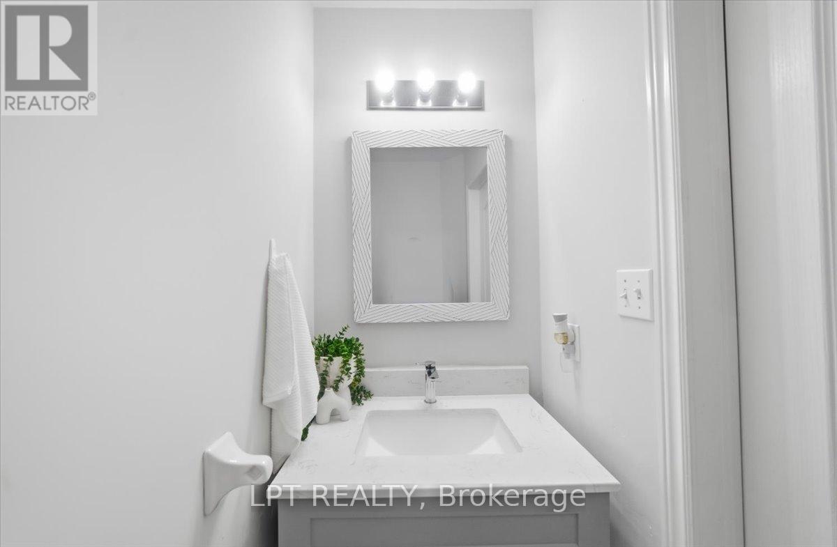 48 Nashville Circle, Hamilton, ON - Indoor Photo Showing Bathroom
