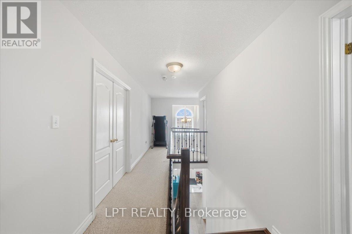 48 Nashville Circle, Hamilton, ON - Indoor Photo Showing Other Room