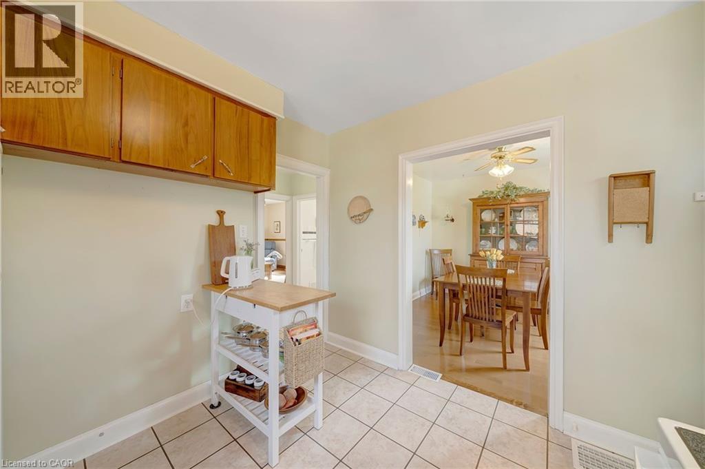 22 Churchill Avenue, Hamilton, ON - Indoor Photo Showing Other Room